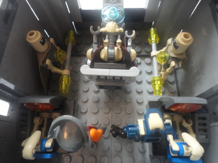 LEGO MOC - In a galaxy far, far away... - General Grievous's 'Destroyer' cruiser