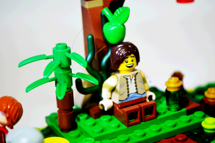LEGO MOC - Because we can! - Discovery Island: Знаменитое яблоко Исаака Ньютона.