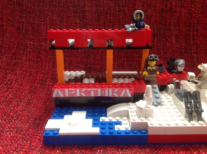 LEGO MOC - Because we can! - First expedition of NS Arktika to the North: На 2 фото ледокол ' Артика ' .