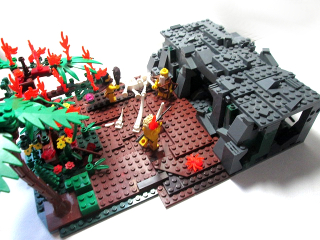 LEGO MOC - Because we can! - Sky fire for people: И ещё. Здесь хорошо виден пустырь между пещерой и горящим деревом.<br />
