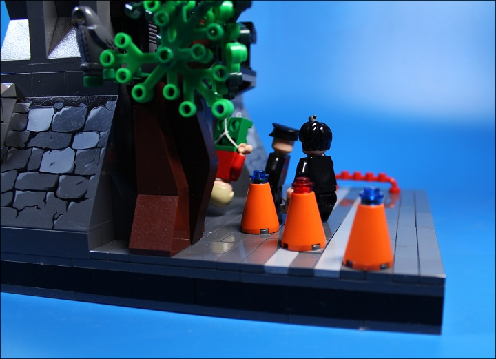 LEGO MOC - Heroes and villians - Killer has been punished.