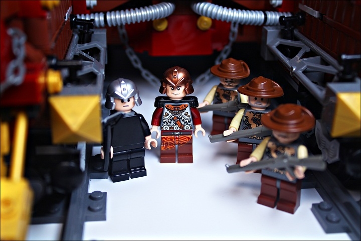 LEGO MOC - Steampunk Machine - Royal armoured train of Blackferrum's army: Итак, все в сборе. Слева направо: работник Клепс, кладущий с помощью своей лопаты уголь в печь, машинист и по совместительству генерал армии Блэкферрума Клоф Данжт и три солдата.