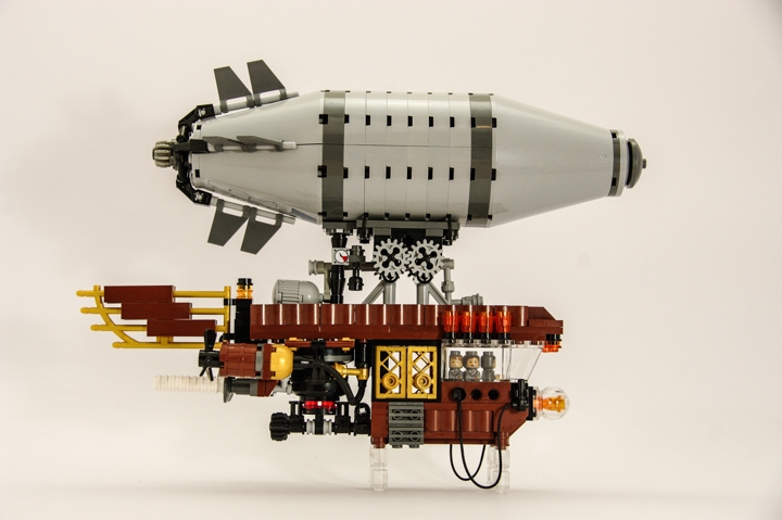 LEGO MOC - Mini-contest 'Zeppelin Battle' - Zeppelins in Hogwarts: Рассмотрим поподробнее: чего они такое намоделировали?