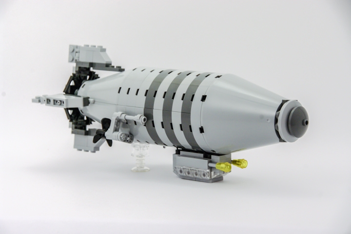 LEGO MOC - Mini-contest 'Zeppelin Battle' - Гоночный дирижабль 'Стремительный': Итак: долой котлы и прочие паровые пережитки! Даешь электричество!