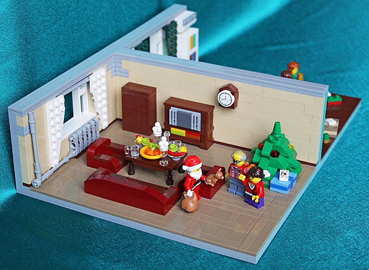 LEGO MOC - New Year's Brick 2014 - Новогоднее чудо: В квартире 67 живет маленькая девочка Алёна со своим дедушкой, так уж получилось, что больше у неё никого нет. Живут они небогато, но при этом нисколько не унывают и радуются даже незначительным мелочам. Алёна весь прошлый год вела себя хорошо и помогала дедушке во всех посильных ей делах. Она очень любит праздники, но самый любимый её праздник - Новый год, потому что Алёна верит в Деда Мороза, который может исполнить самые заветные желания, и которому она написала в этом году письмо.