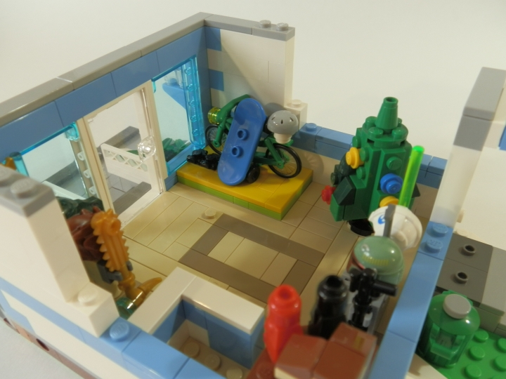 LEGO MOC - New Year's Brick 2014 - Магазин игрушек.