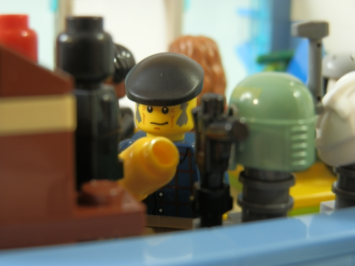 LEGO MOC - New Year's Brick 2014 - Магазин игрушек.: А вот дедушка выбирает подарок внуку. 'И чего только интересного в этих фигурках? Не понимаю!'.
