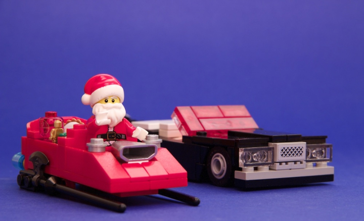 LEGO MOC - New Year's Brick 2014 - «Рождественский вечер»: Сани вместе с машиной.