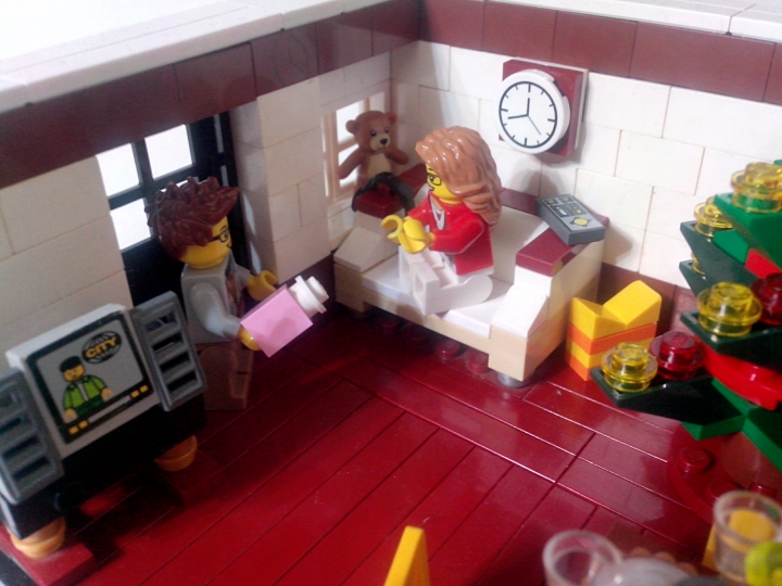 LEGO MOC - New Year's Brick 2014 - Встреча Нового Года: Каждый кому-то что-то дарит