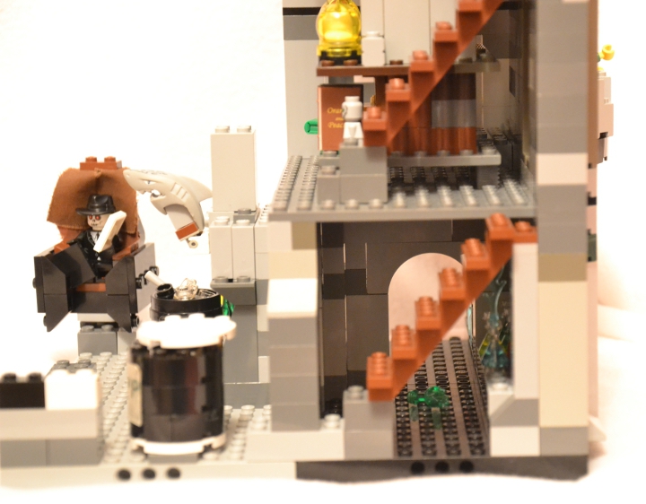 LEGO MOC - New Year's Brick 2014 - 'В глубине виллы 'Ночной кошмар'...