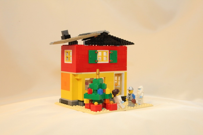 LEGO MOC - New Year's Brick 2014 - Новогодняя кондитерская лавка: вид кондитерской лавки с улицы - главный вид работы