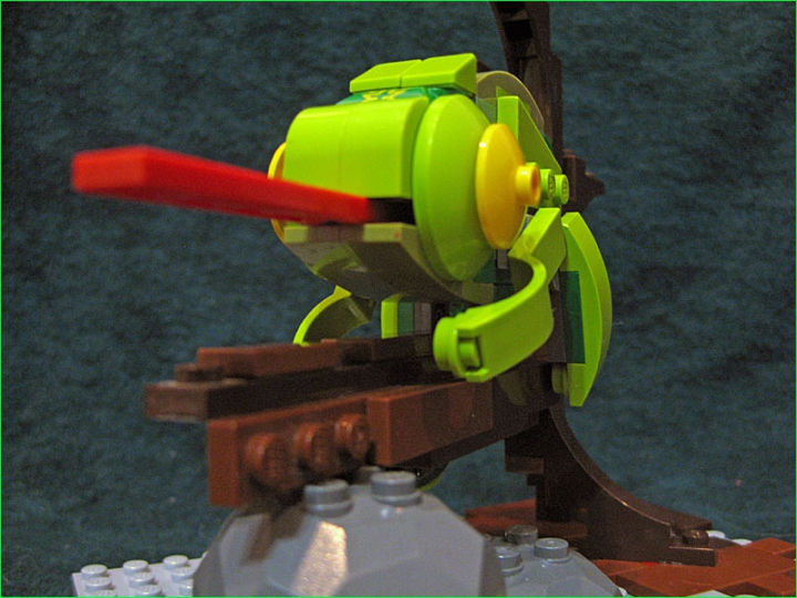 LEGO MOC - 16x16: Animals - Little Green Chameleon: Пожелаем нашему симатяжке удачной охоты и много голосов в этом конкурсе! Спасибо! :)