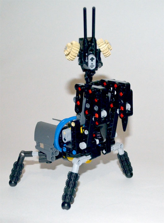 LEGO MOC - 16x16: Animals - Hierodula tenuidentata: наклон передней части туловища вместе с головой, передние лапки по отдельности (хватательные). 