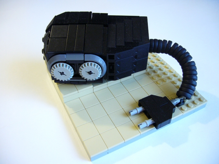 LEGO MOC - 16x16: Technics - Electric Shaver ('Berdsk 8'): Модель прикриплена к основанию 16х16 и может находиться только в одном положении