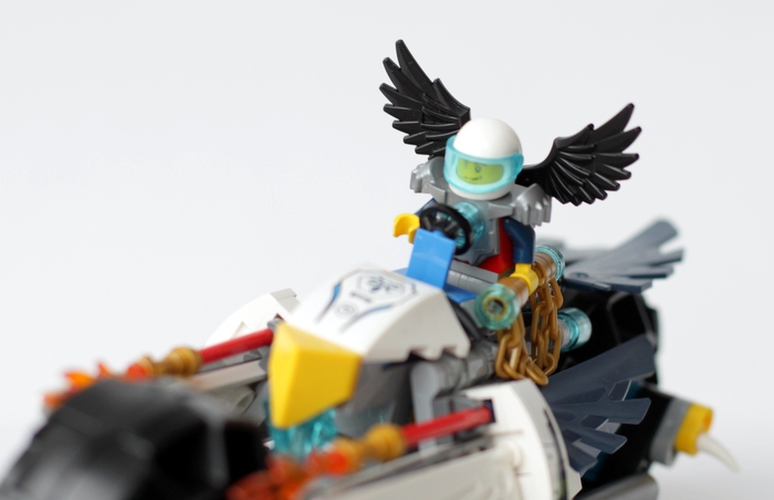 LEGO MOC - Mini-contest 'Lego Technic Motorcycles' - Мото-Орёл: Экипировка Мотоциклиста состоит из шлема с очками и крыльев (на случай быстрого ктапультирования на высоких скоростях)