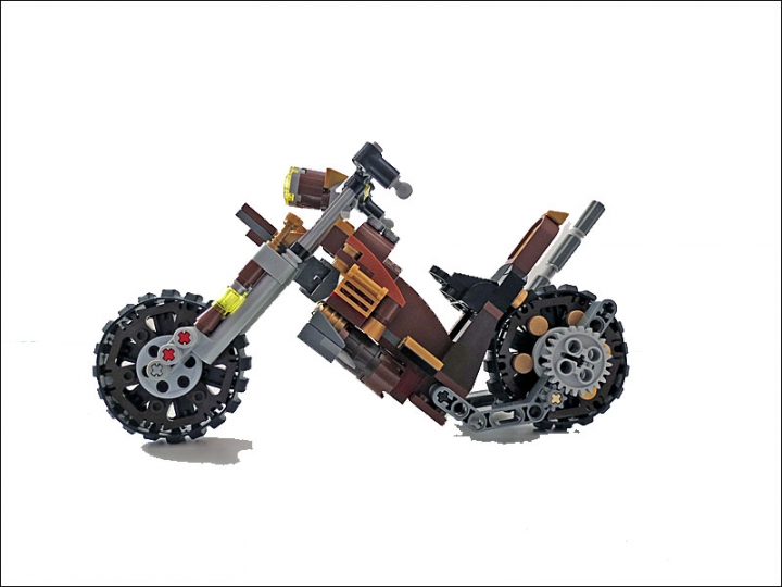 LEGO MOC - Mini-contest 'Lego Technic Motorcycles' - SteamBike 'AnSign': Байк одноместный. Эргономичное седло обтянуто дорогой черной кожей и оборудовано спинкой.