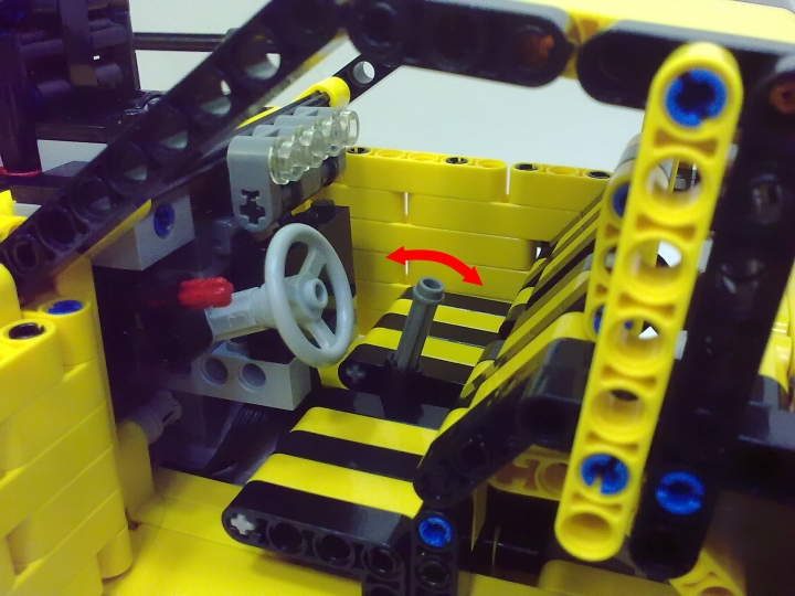 LEGO MOC - Technic-contest 'Car' - Родстер 'Хищник': В салоне, как водится, есть руль, сиденья, приборная панель. Рычаг переключения передач, расположенный на центральном тоннеле позволяет включать и отключать блокировку межосевого дифференциала.