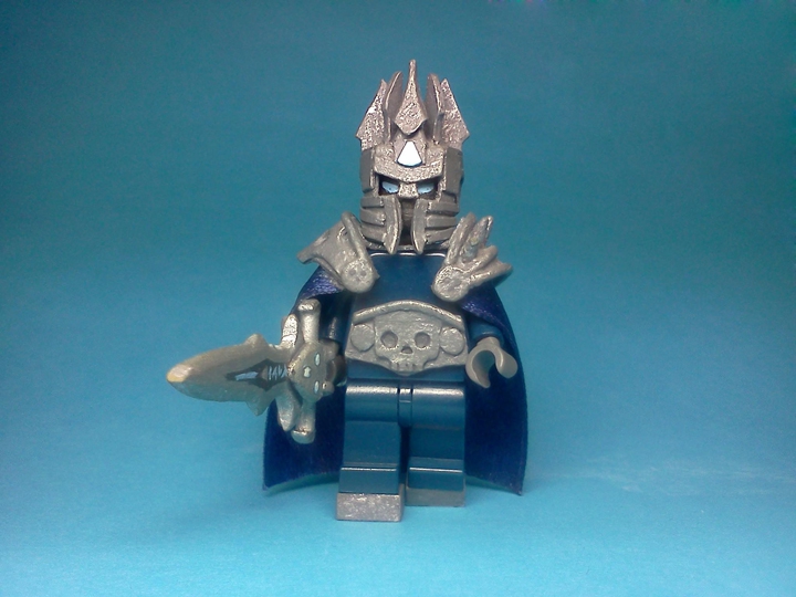 LEGO MOC - Конкурс LEGO-кастомизаторов 'Blizzard Character' - Lich King (Arthas Menethil): Тот, кто поднимет этот меч, познает на себе его силу. Подобно рассекающему плоть клинку будет она терзать его душу...