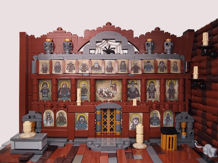 LEGO MOC - Конкурс «Советское кино» - Viy: Иконостас немного не соответствует таковому в фильме, но иначе он получился бы невзрачным.