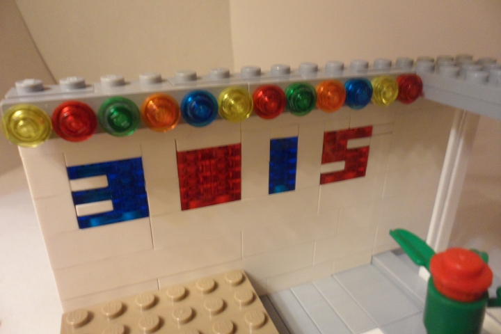 LEGO MOC - New Year's Brick 3015 - Прерванный праздник: Надпись 3015 на стене.