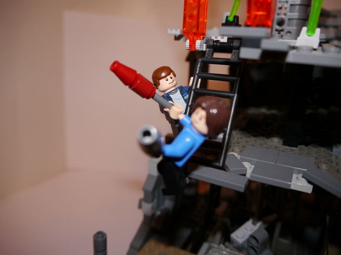 LEGO MOC - New Year's Brick 3015 - Новогодняя ночь 3015: Тем временем на крыше...