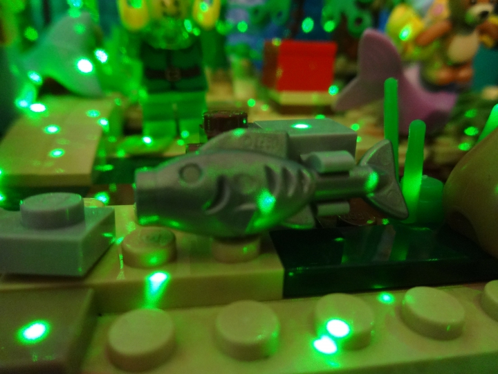 LEGO MOC - New Year's Brick 3015 - Подводная страна встречает Новый год. : Маленькие рыбки весело плавали вокруг новогодней ёлки. Ведь Новый год для всех.