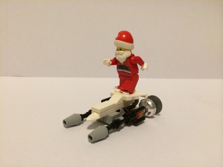 LEGO MOC - New Year's Brick 3015 - Отдел получения писем с других планет: Санта Клаус на своей летающей доске.