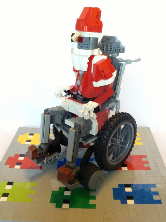 LEGO MOC - New Year's Brick 3015 - Дед мороз 3015: Левая сторона лица была повреждена во время салюта в далеком 2226 году