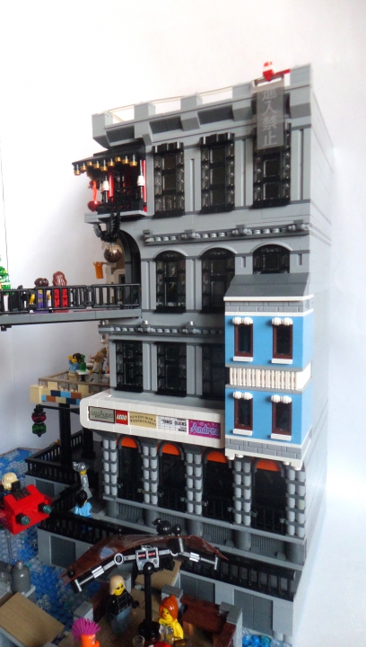 LEGO MOC - New Year's Brick 3015 - Празднование Нового года в городе будущего: Далее ещё несколько общих видов работы.