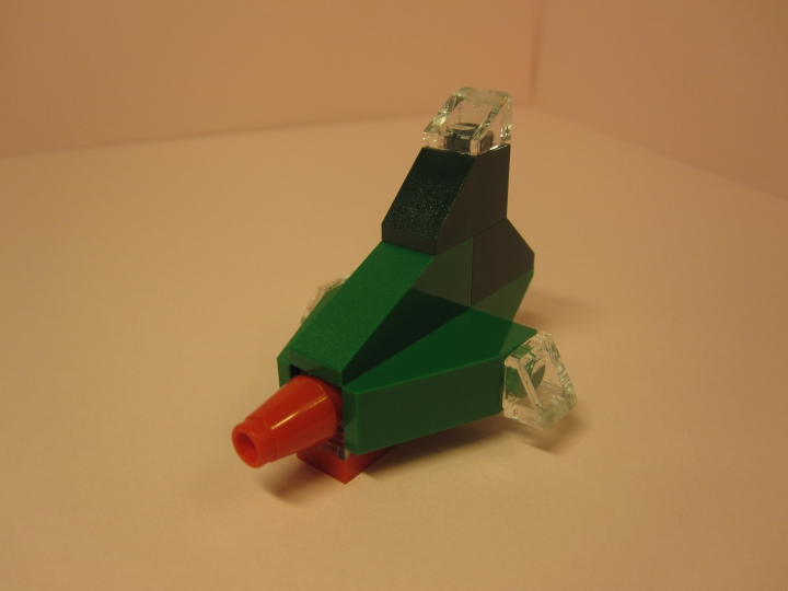 LEGO MOC - New Year's Brick 3015 - НТО (Новогоднее  Техническое Оборудование): Итак, первый звездолет -  транспортный корабль ДМ-1 (Дед Мороз). Используется для перевозки 'сантакамер' СК-3000.