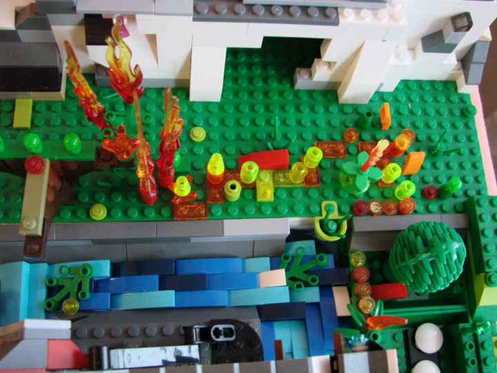 LEGO MOC - Jurassic World - Пожар!: Огонь быстро распространялся по земле. 