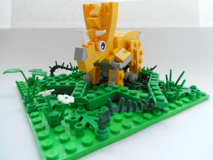 LEGO MOC - Jurassic World - И трицератопсы бывают маленькие...