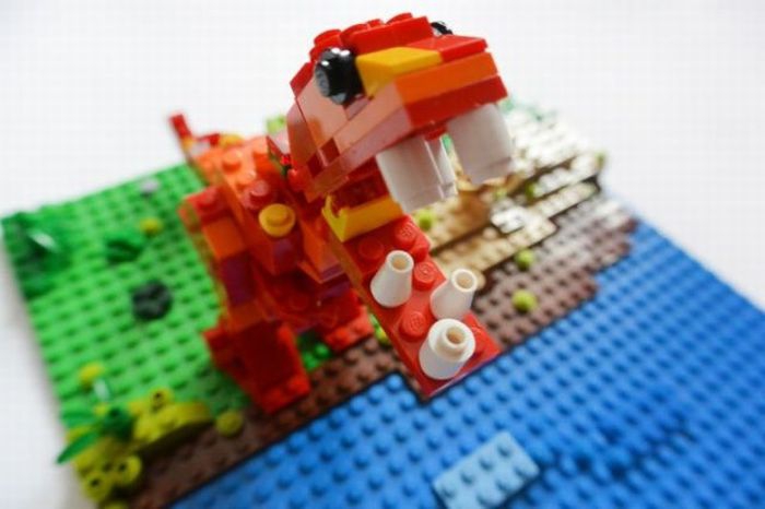 LEGO MOC - Jurassic World - Тираннозавр РЕКС на берегу озера! 