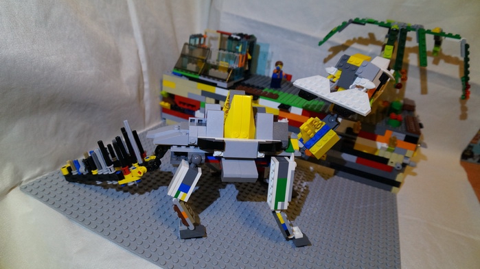 LEGO MOC - Jurassic World - Путешественники во времени: Оказалось, Дино любит лакомиться бананми