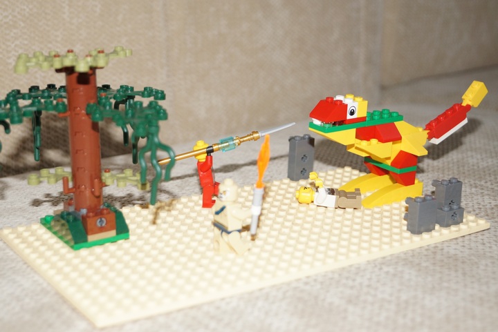 LEGO MOC - Jurassic World - Охота на динозавра