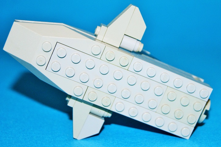 LEGO MOC - Submersibles - Подводный аппарат класса 'Акула': Снизу.