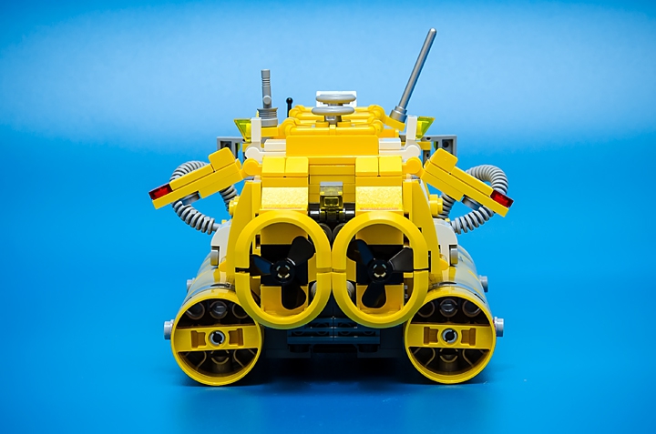 LEGO MOC - Submersibles - FLOUNDER EX-1: Маршевые двигатели