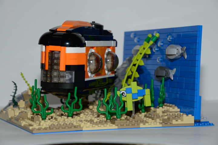 LEGO MOC - Submersibles - Синее море и подводная лодка.