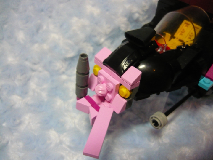 LEGO MOC - Submersibles - 'Спасение из Заоблачной Дали на подлодки мастеров'.: Свинка на носу :3 Часть Кисоньки.