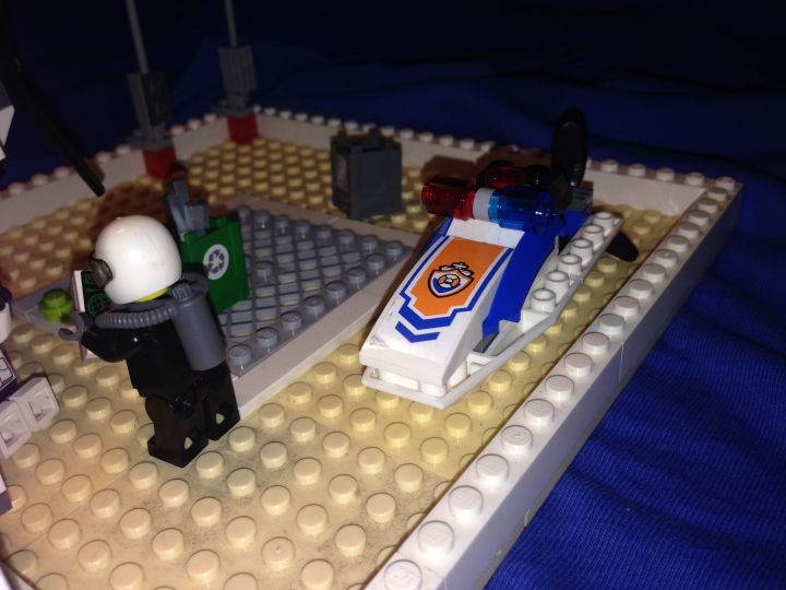 LEGO MOC - Submersibles - Школа навигации батискафов (2050г.): Красивый катер.