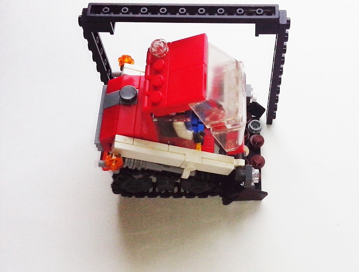 LEGO MOC - Battle of the Masters 'In cube' - Lego Bobcat: Размеры погрузчика:<br />
Ширина 8;<br />
Длина 10;<br />
Высота 9,5