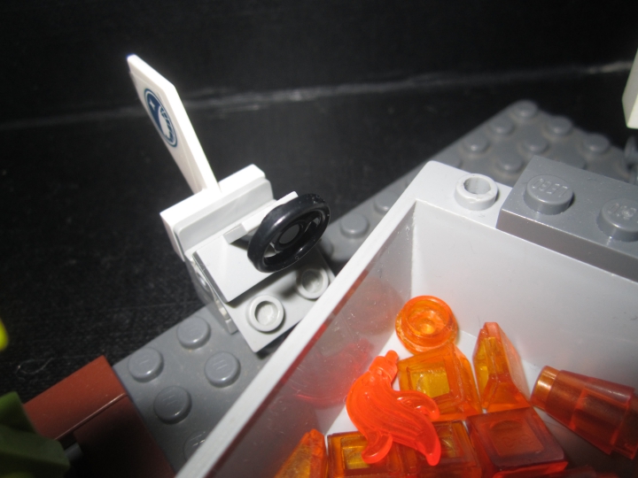 LEGO MOC - Инопланетная жизнь - Железка-био: Прожектор планеты Земля.