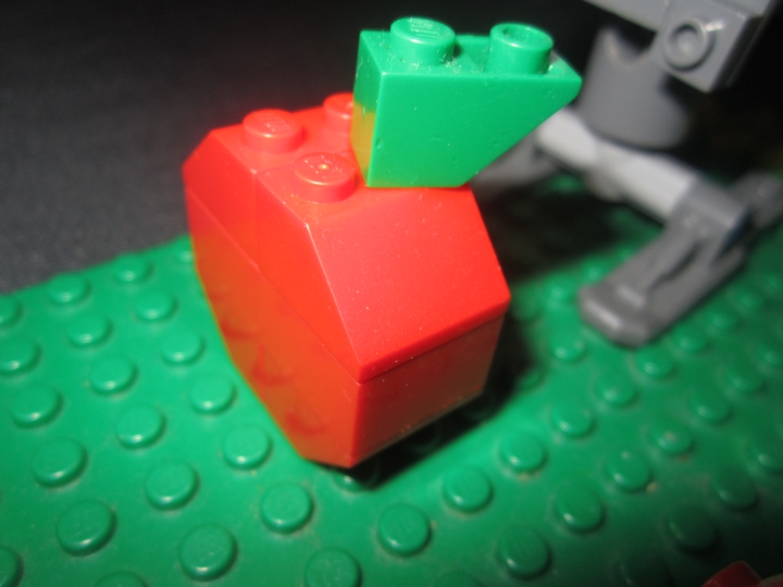 LEGO MOC - Инопланетная жизнь - Mealon-43: Просто яблоко.