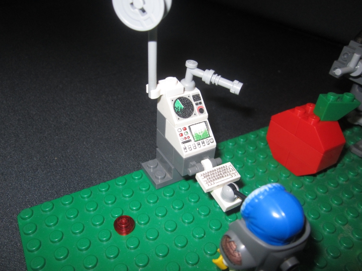 LEGO MOC - Инопланетная жизнь - Mealon-43: Аппарат для отыскания живых организмов вне планеты Земли, или АОЖОПЗ. 