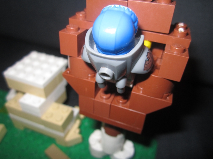 LEGO MOC - Инопланетная жизнь - Mealon-43: Джек и Майкл уничтожили на ней все живое. Не осталось куриных ножек...