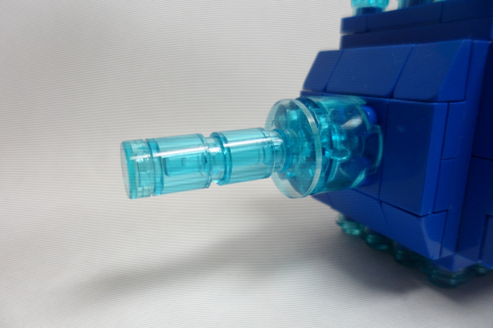 LEGO MOC - Инопланетная жизнь - Охота на синий куб: В передней части кристалликса расположен жгутик, помогающий ему различать запахи.