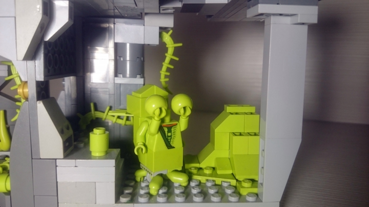 LEGO MOC - Инопланетная жизнь - Underworld-2368: кислотный житель