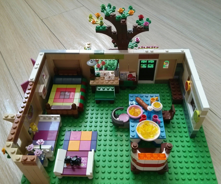 LEGO MOC - Russian Tales' Wonders - Маша еще не пришла..: Внутри домика