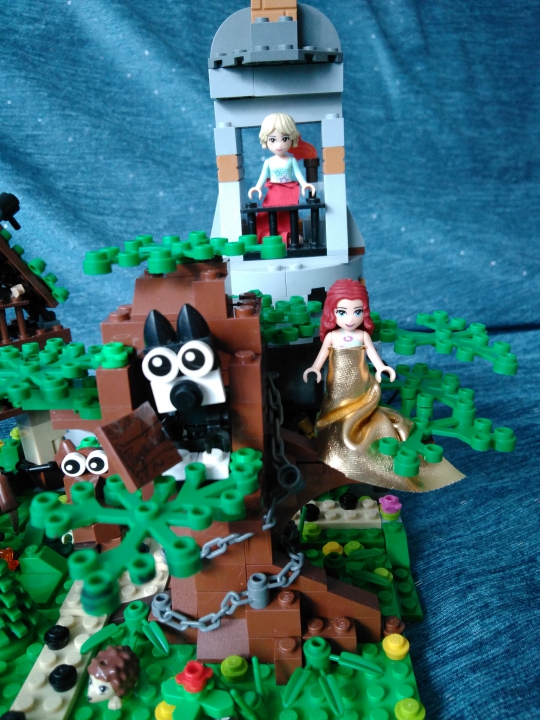 LEGO MOC - Russian Tales' Wonders - 'Lukomorye': ...Русалка на ветвях                                       <br />
                сидит...