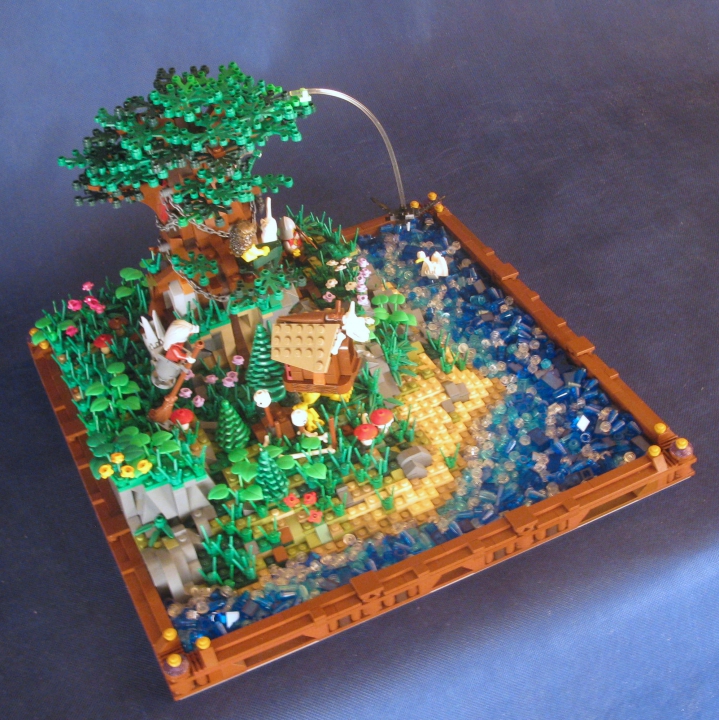LEGO MOC - Russian Tales' Wonders - A green oak-tree by the lukomorye: Работа вместе с рамкой помещается на основании 48х48.